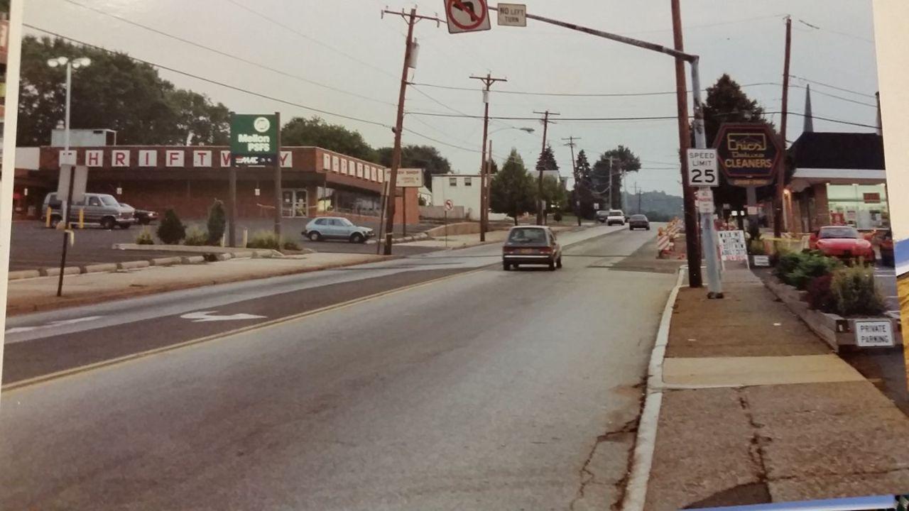 Roslyn Looking up Easton Road