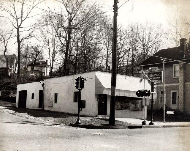 Deli across from the Roslyn Train Station