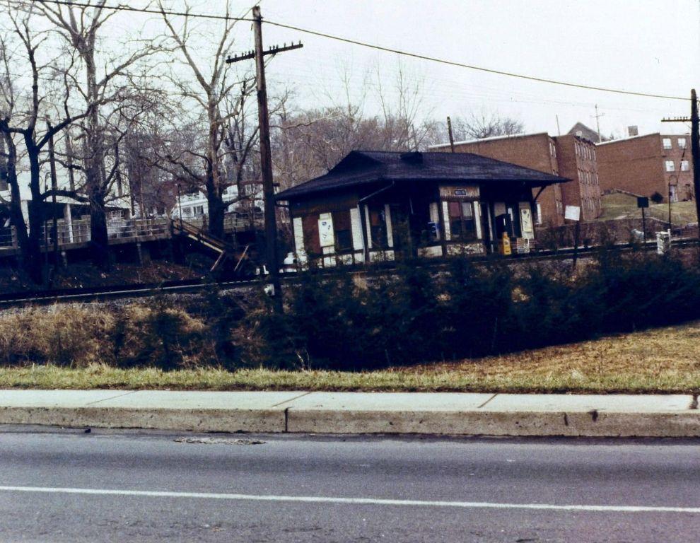 Roslyn Train Station