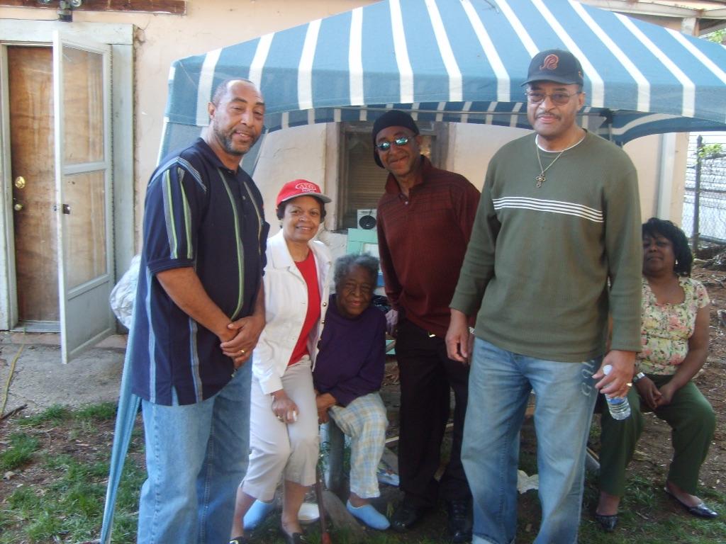 Charles Graham, Ruth Johnson, Robert Graham (l), Alvin Graham Sr (l) &amp; Eleanor Graham (l)