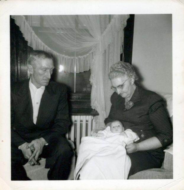 Willis & Cora Beatty with grandaughter Sally Hawkinson 1951