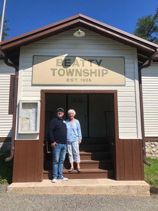 Judy & Pete Beatty at Beatty Town Hall 2022