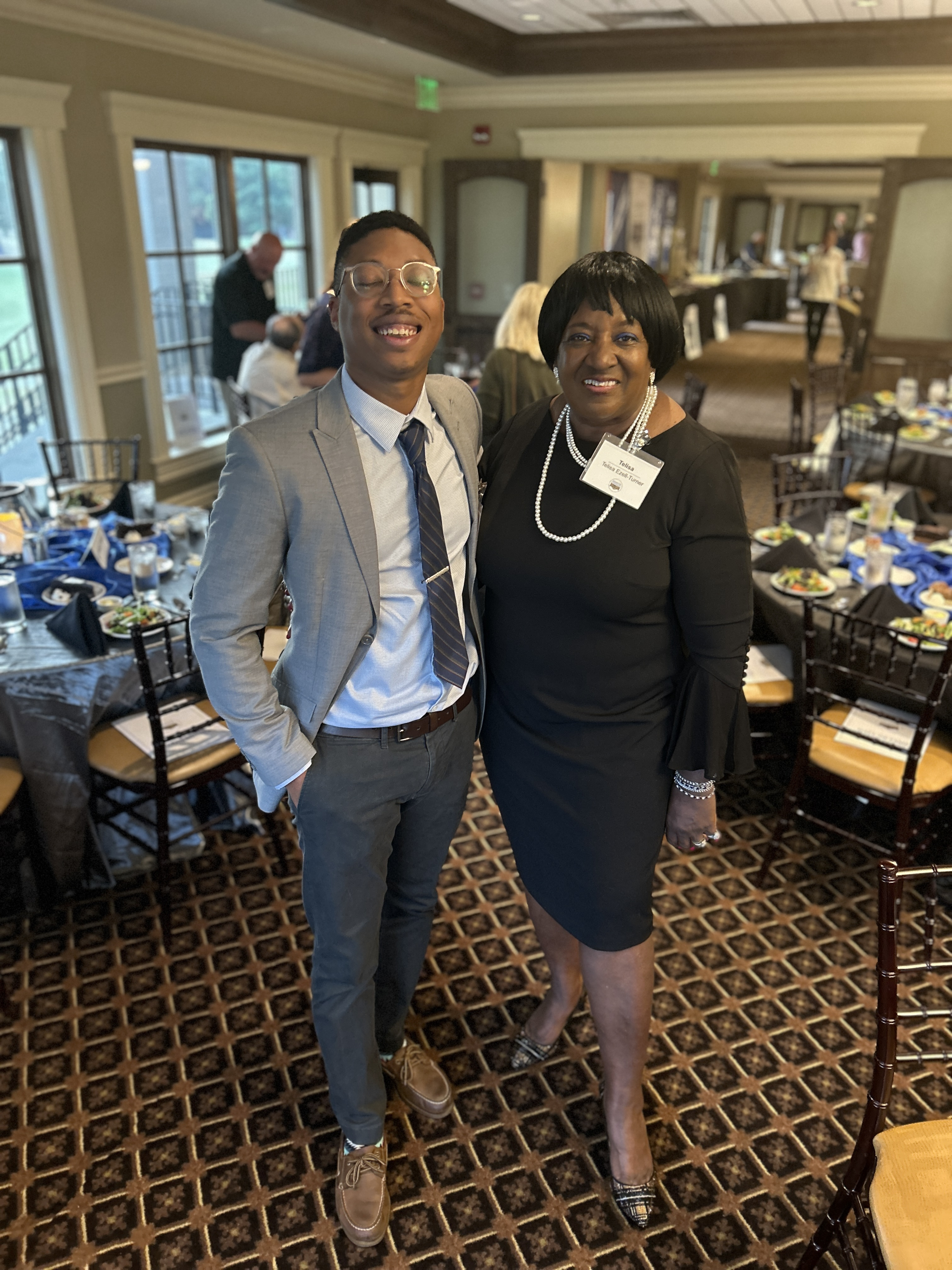 2023 Hall of Fame Awards Dinner: Memphis Catholic Hall of Fame Inductees Telise Ezell-Turner family and friends