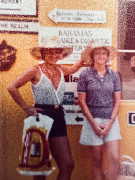 Char and Di ~Bahama Mamas looking for trouble!