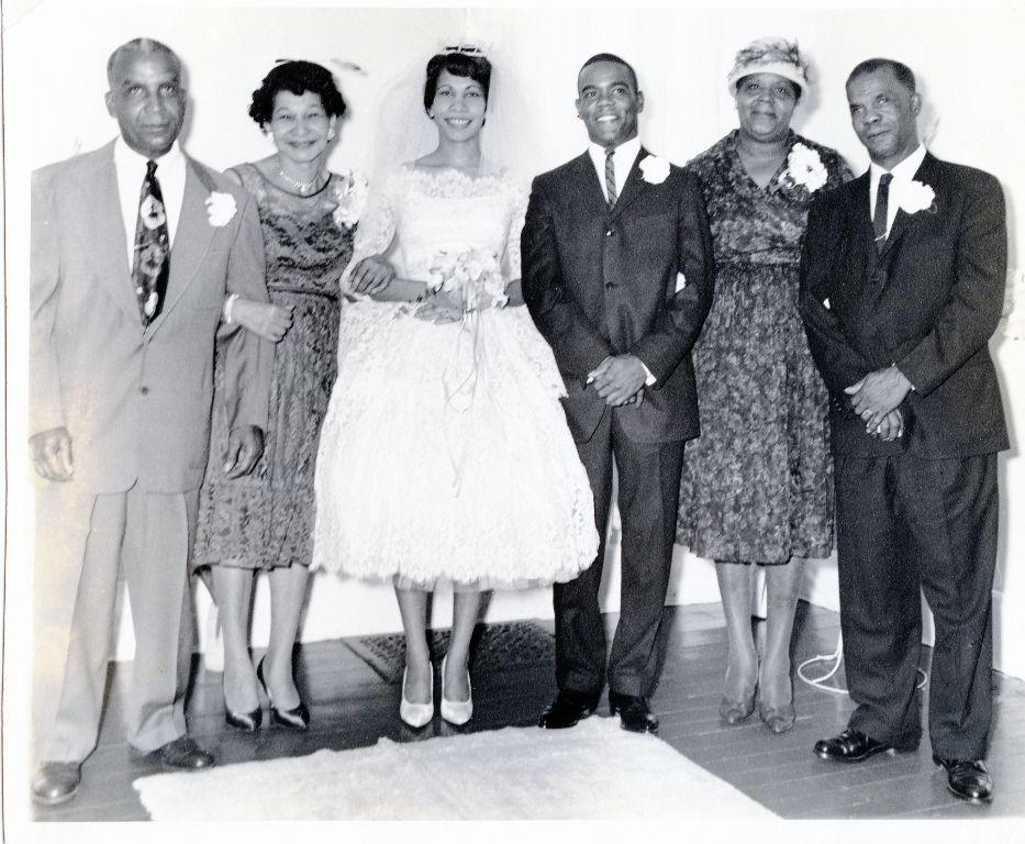 Jerry & Dorothy (Hunt) Alford wedding day! (Right side: Jerry's parents Clyde & Pauline Alford | Left side: Dorothy's parents....names to be added)