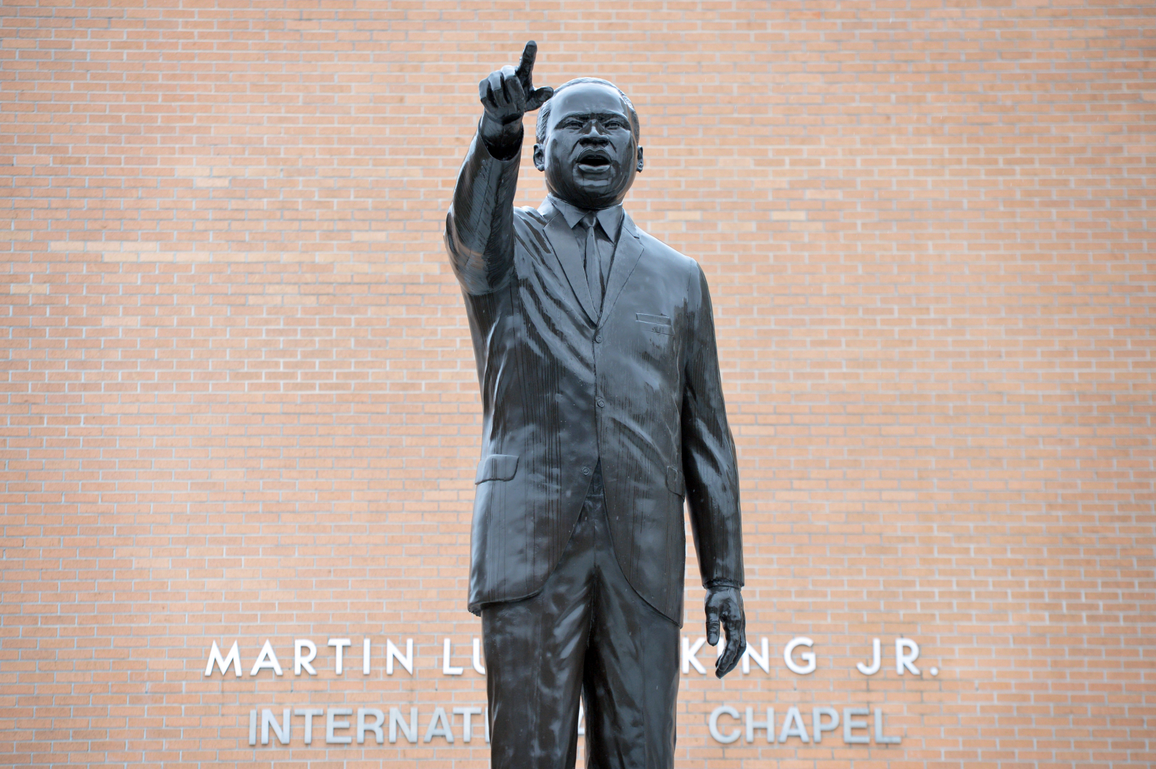 Visit iconic landmarks and museums that explore Atlanta's rich history of civil rights, aviation and past presidents.